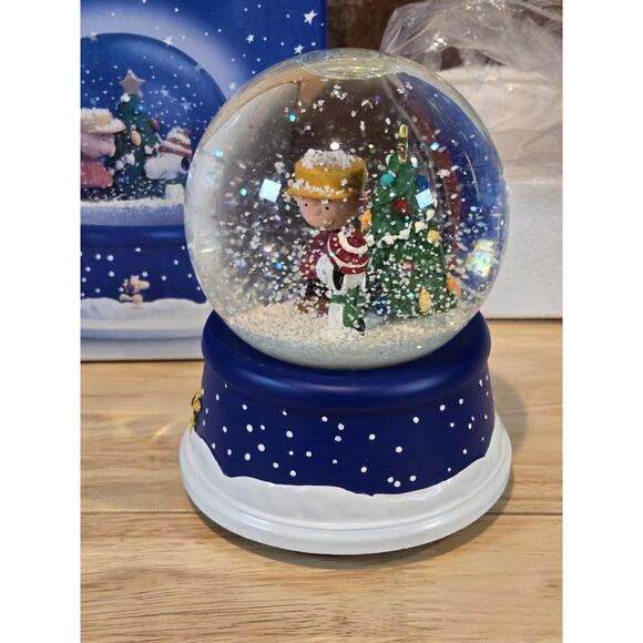PEANUTS Christmas 50th Anniversary Musical Snow Globe Hallmark Holidays in BOX - Picture 8 of 11
